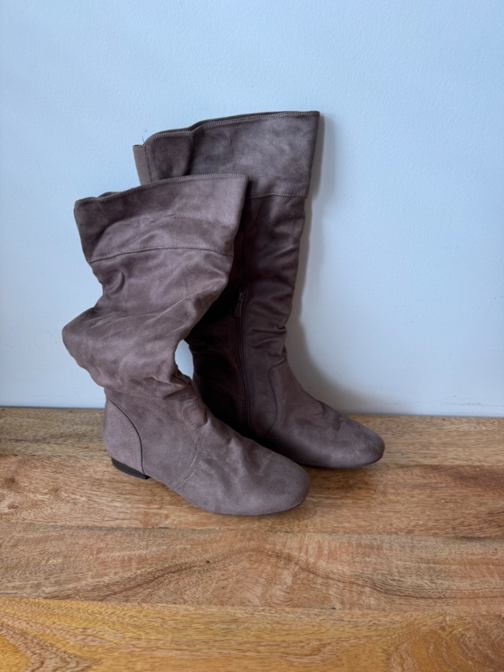Size 11 Women's New Dream Pairs suede slouchy boots, knee high boot, brown